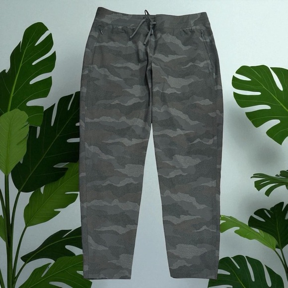 Kuhl Kyodan Jogger Outdoor Camping Hiking Pants Camouflage Size S - Picture 1 of 12